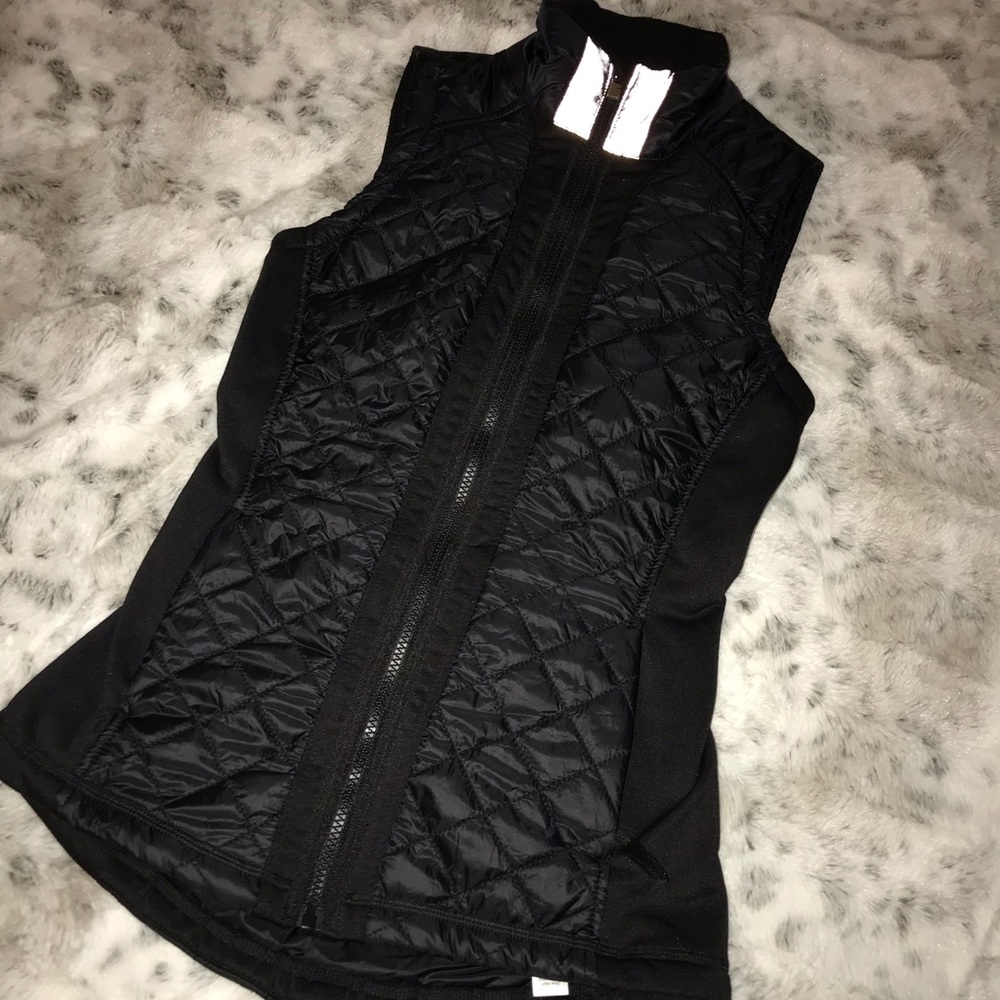 Athleta Puffer Vest